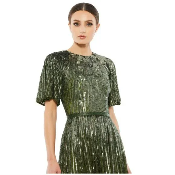 MAC DUGGAL Sequin Stripe Gown in Olive Size US 10 - Picture 3 of 6